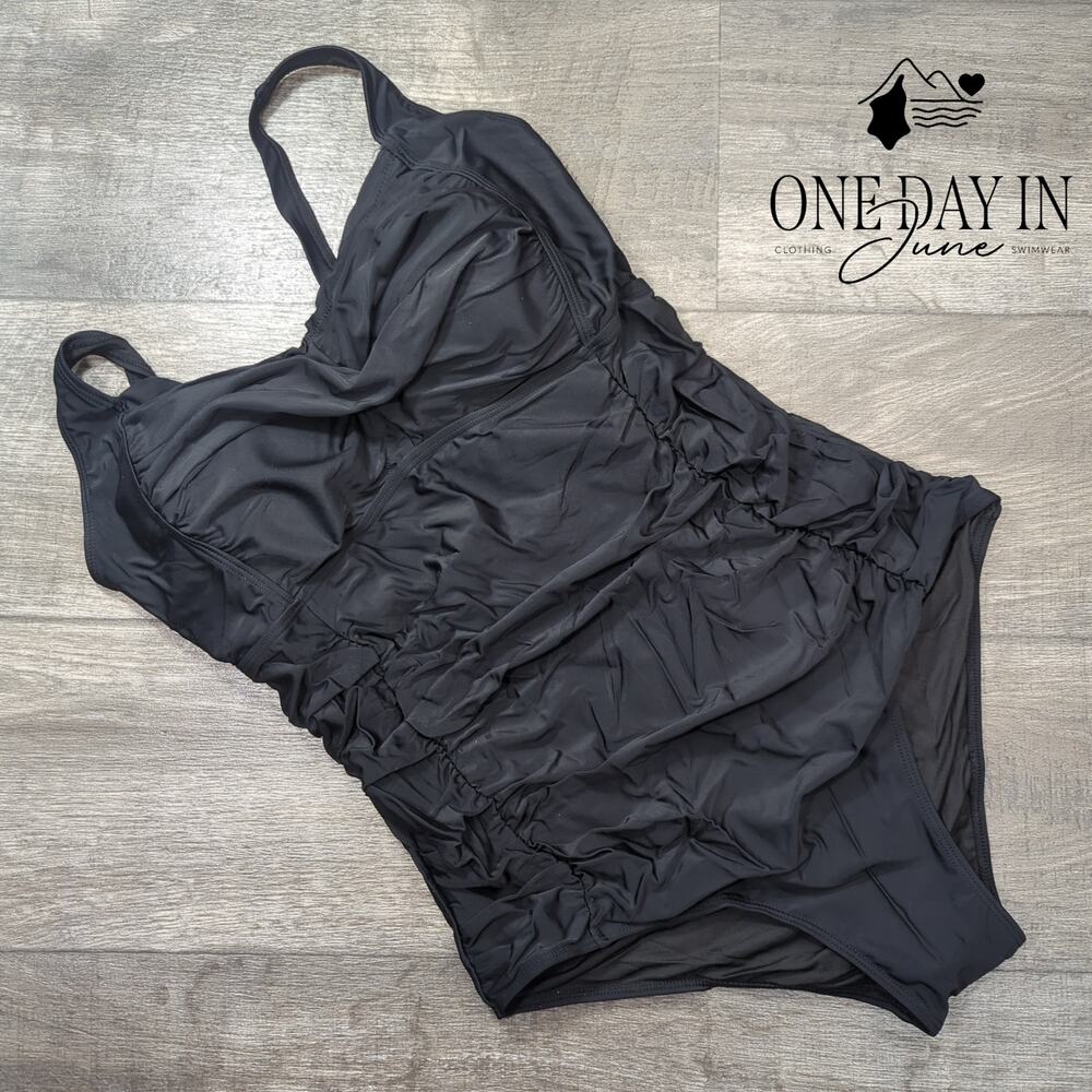 Aqua Eve Plus Size Retro Classic One Piece Swimsuit Size 16W
